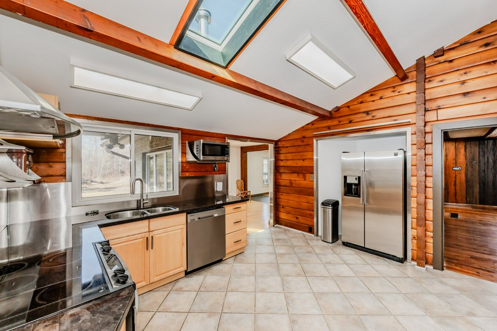 Heart Lake Road Kitchen