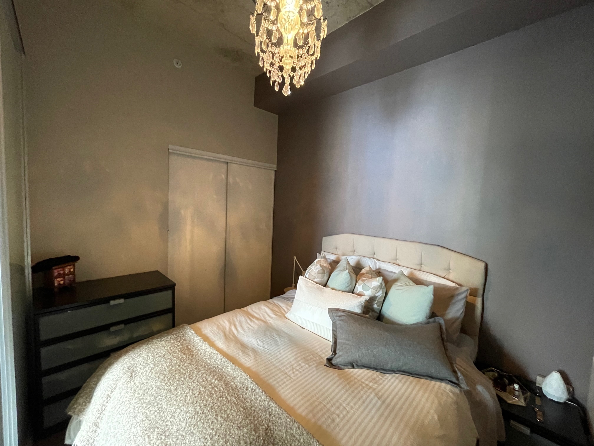 Bedroom 1205 Queen St W #707