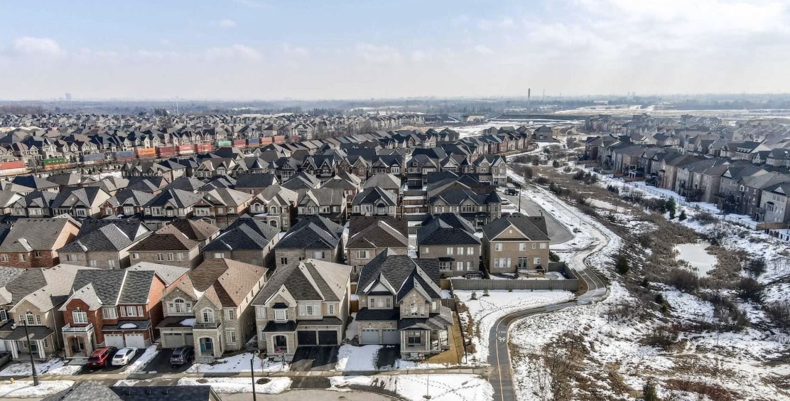 Aerial view of an established estate home neighbourhood in Kleinburg, Vaughan, Ontario | Ragona Real Estate
