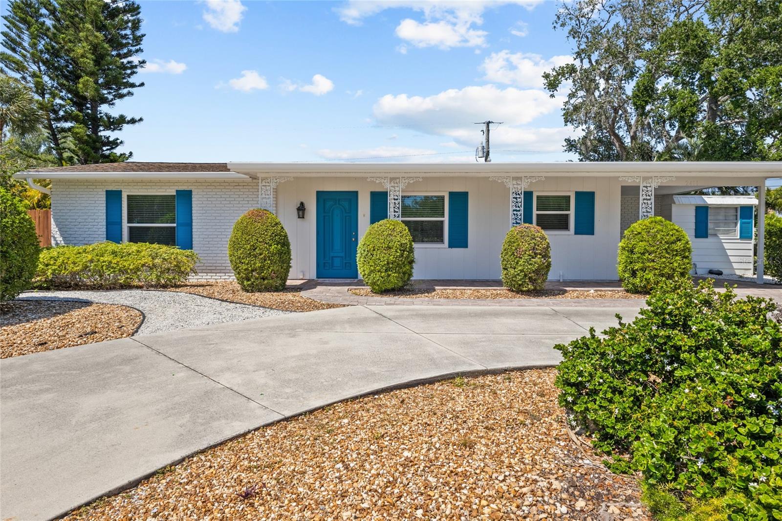 2411 Gulf Gate Drive
