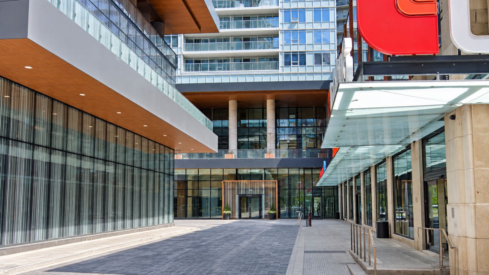17 Bathurst Street Toronto - The LakeShore Condos