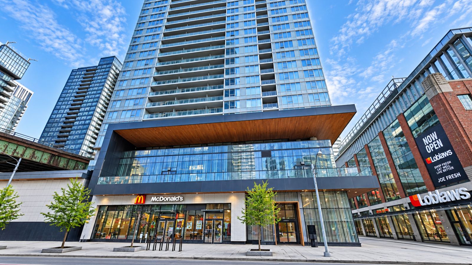 19 Bathurst Street Toronto - The LakeShore Condos