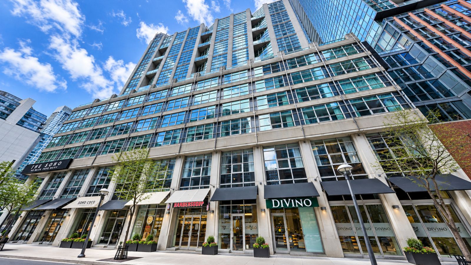 36 Blue Jays Way Toronto - The SoHo Metropolitan Condos