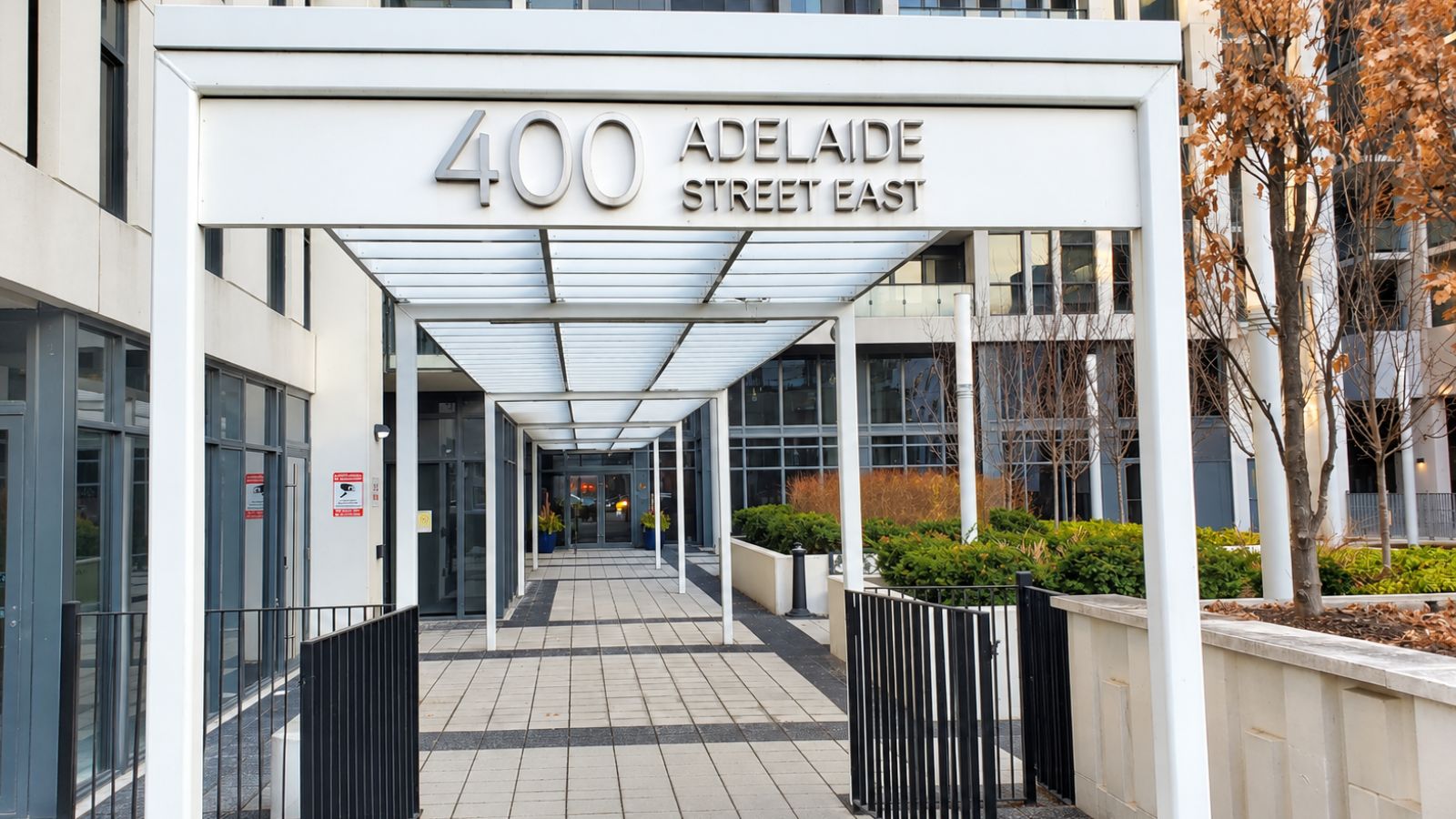 400 Adelaide Street East Toronto - Ivory on Adelaide