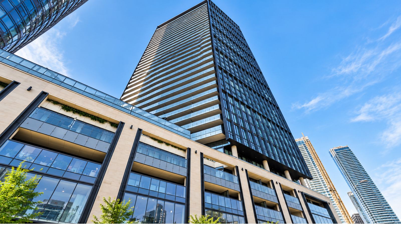 575 Bloor Street East Toronto - Via Bloor Tower One