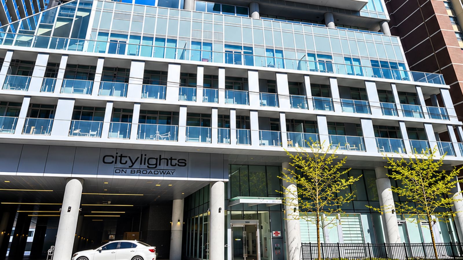 195 Redpath Avenue Toronto - CityLights on Broadway