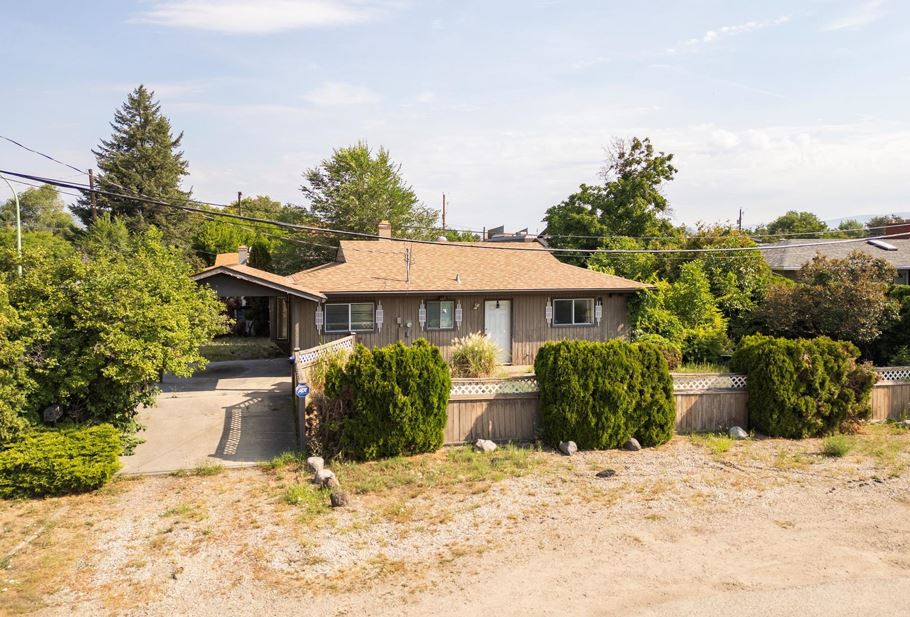 1220 Ladner Rd
