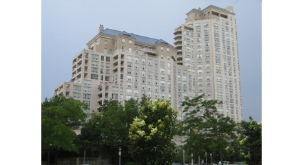 2285 - 2289 Lake Shore Blvd W