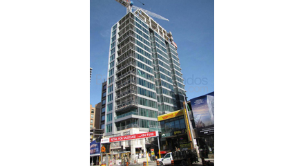 206 Bloor St W