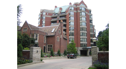 33 Jackes Ave