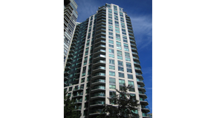 300 Bloor St E