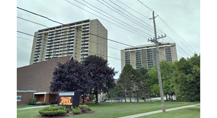 812 820 Burnhamthorpe Rd