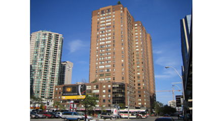633 Bay St