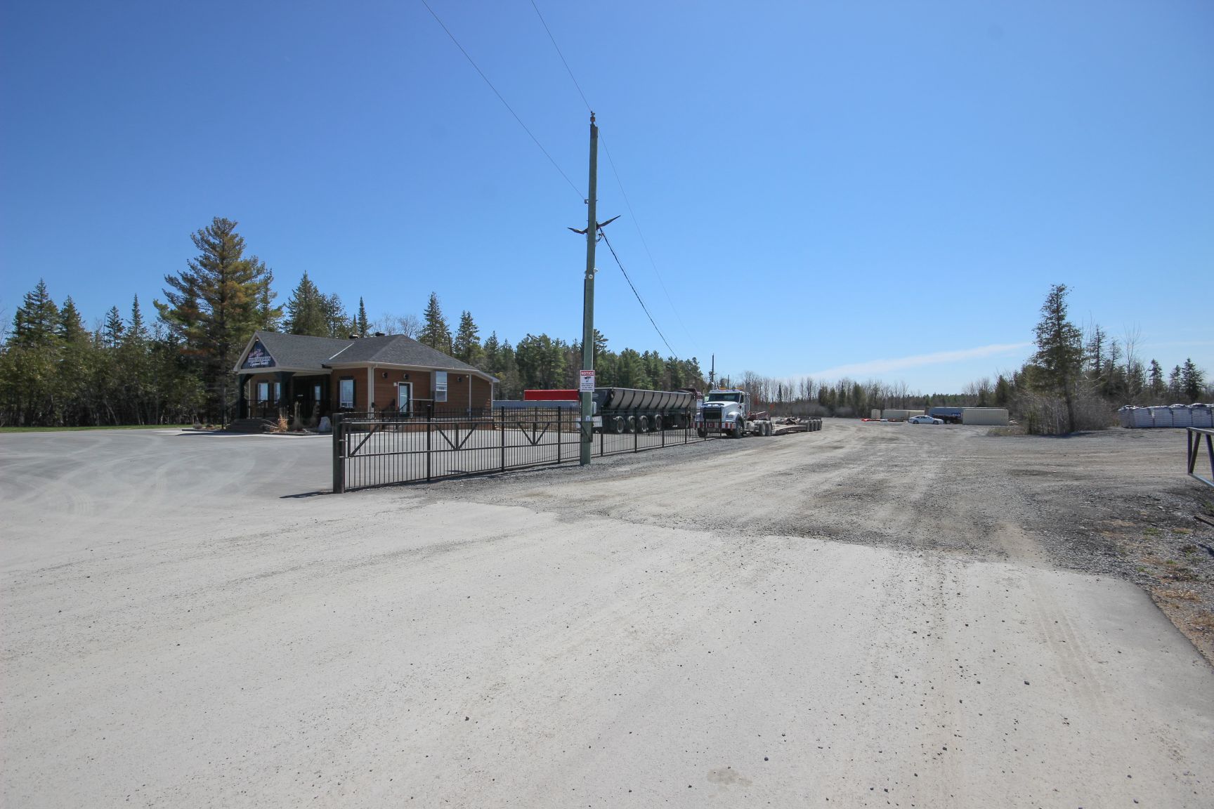 577 Jinkinson Road (Commercial Land Lease)