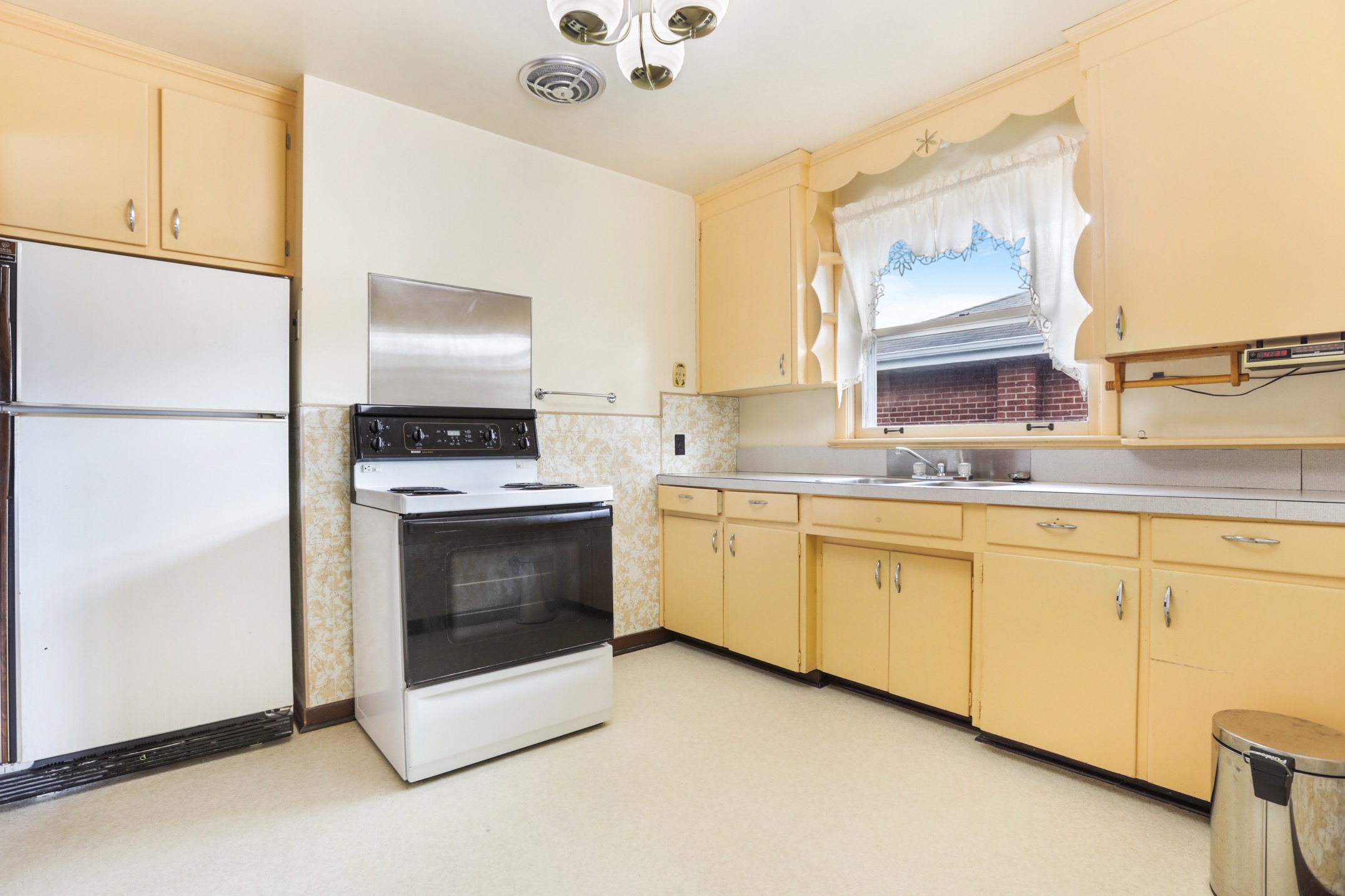 Hamilton, 247 East 44th Street Sold