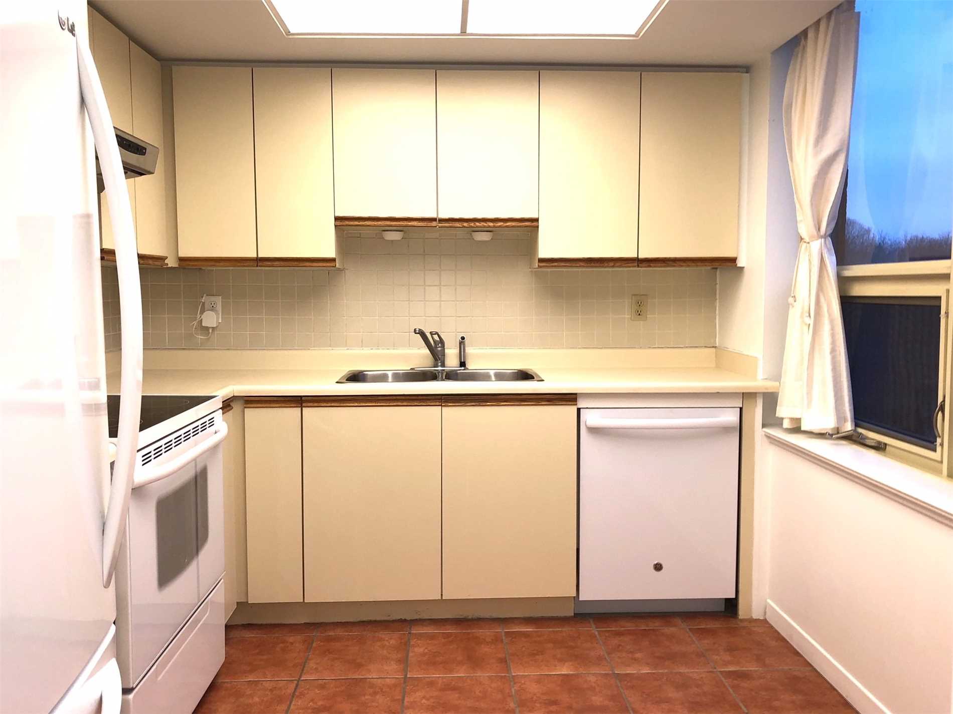 14924 Yonge St, #305