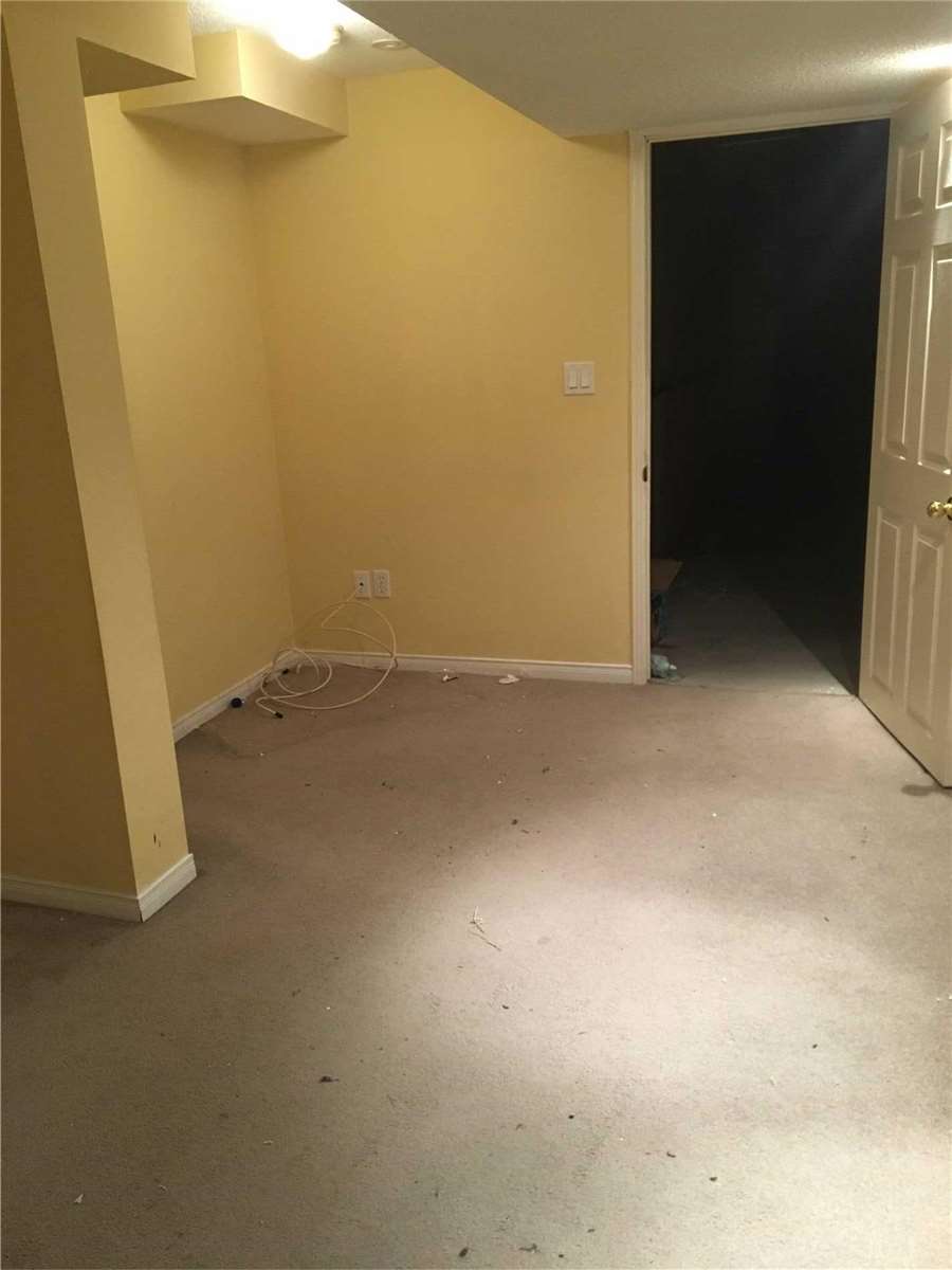 1156 Prestonwood Cres