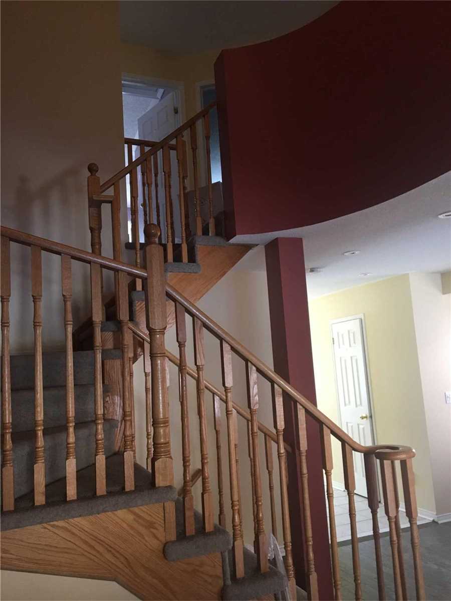 1156 Prestonwood Cres