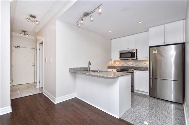 88 Palace Pier Crt, #906