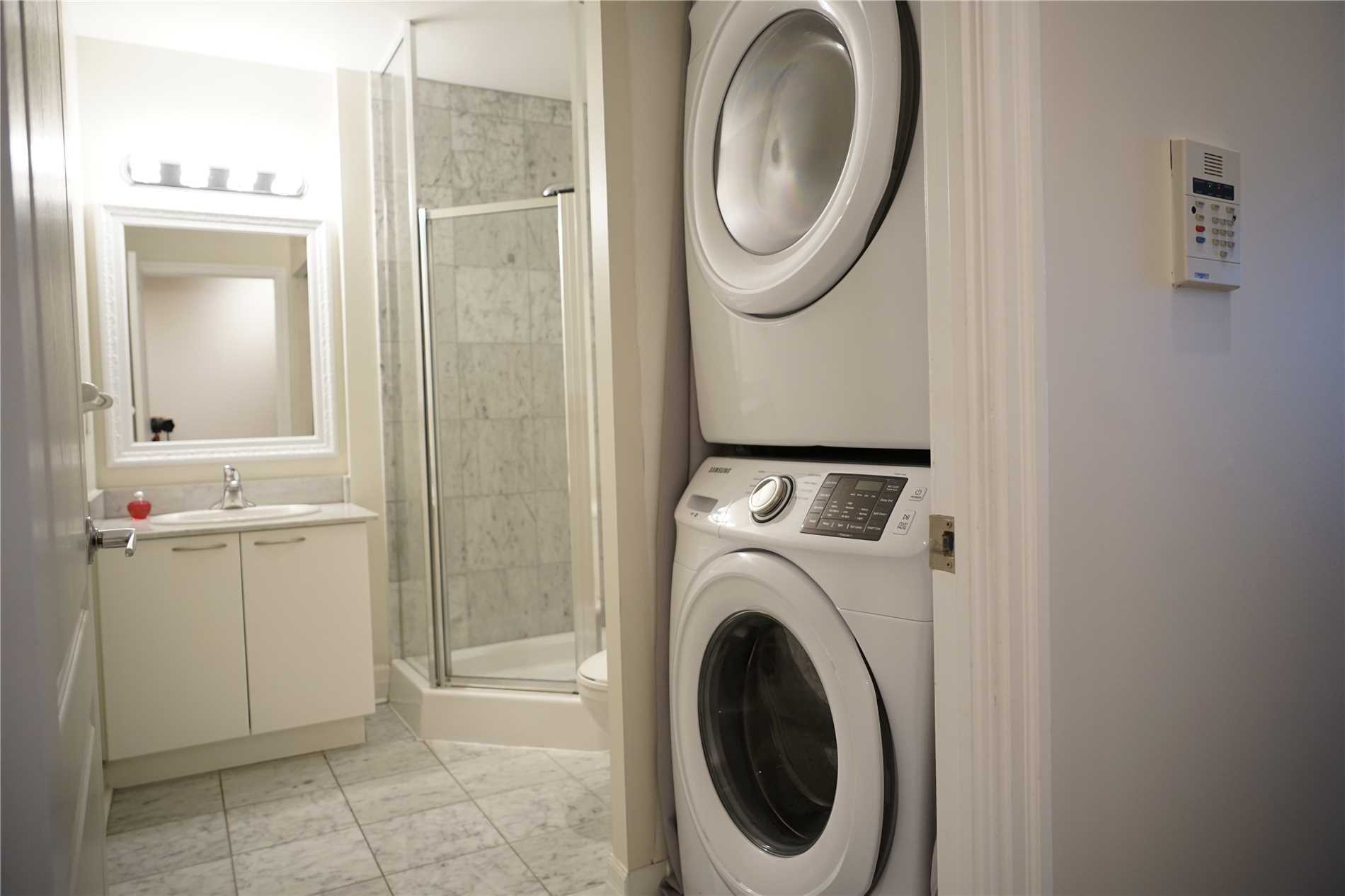 88 Palace Pier Crt, #906