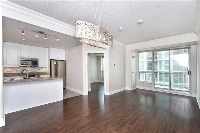 88 Palace Pier Crt, #906