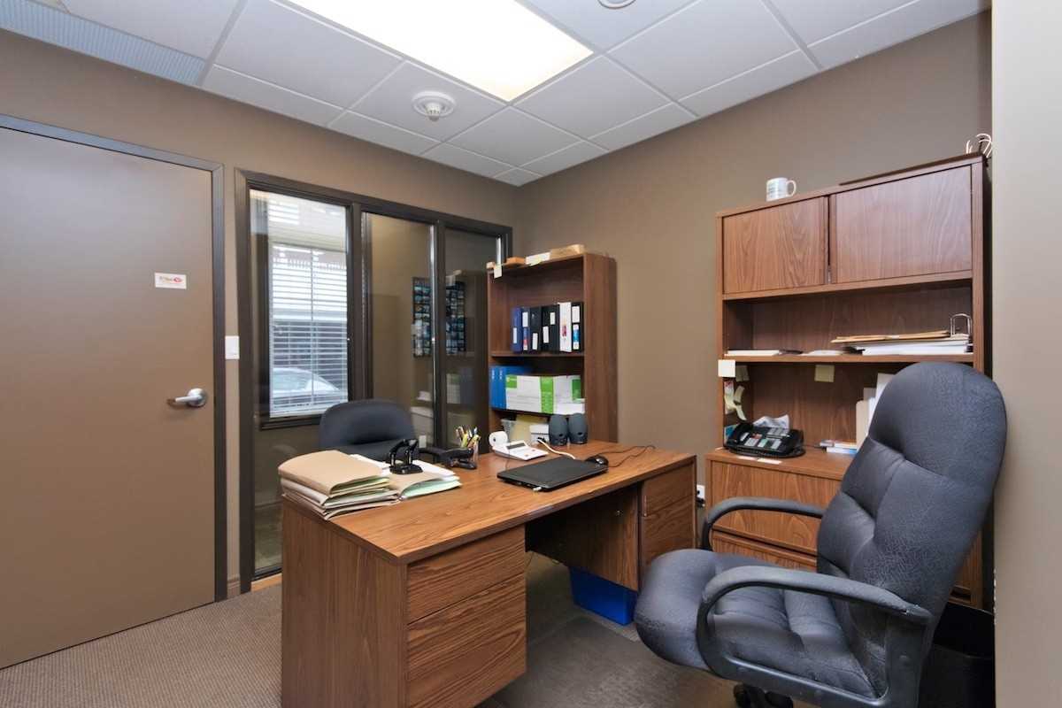 2090 Bates Common