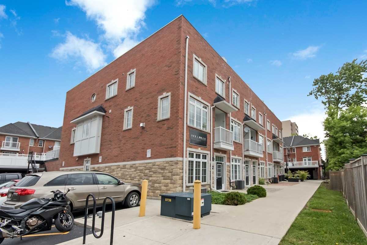 2090 Bates Common