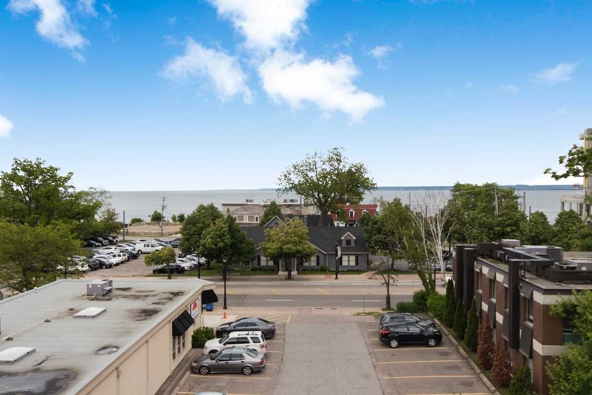 2090 Bates Common