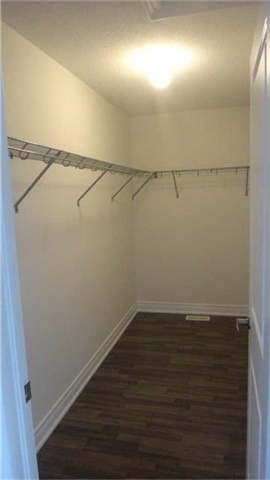 11 Robert Wilson Cres