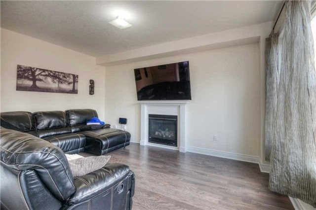 1089 Upper Thames Dr