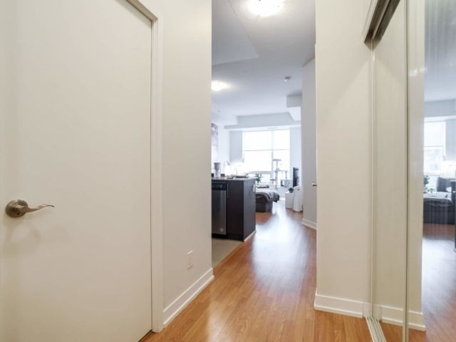 840 Queen's Plate Dr, #1003