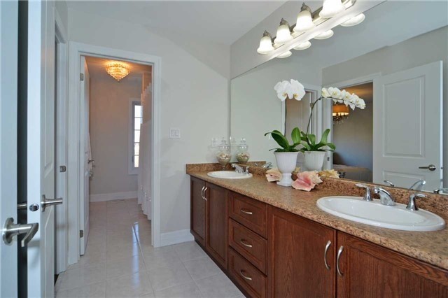 39 Lilly Valley Cres