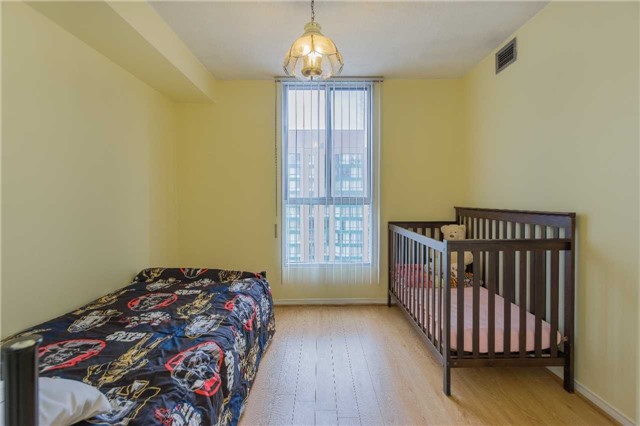 Listing W3998240 - Large Photo # 9