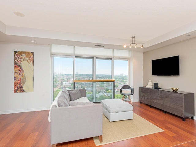 Listing W3860509 - Large Photo # 4
