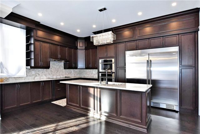 107 Queen Filomena Ave