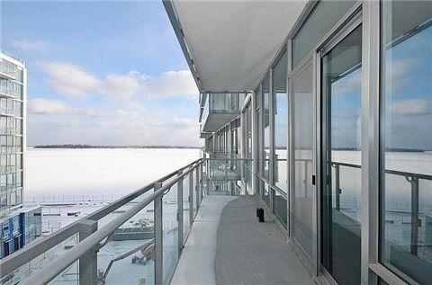29 Queens Quay E #1010