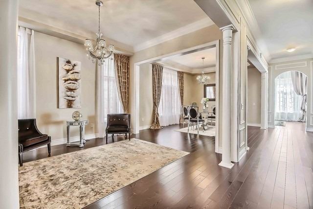 107 Queen Filomena Ave