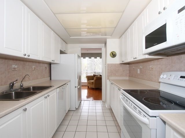 Listing W3643982 - Large Photo # 3