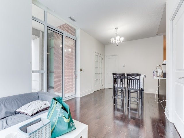 1 Upper Duke Cres, #110