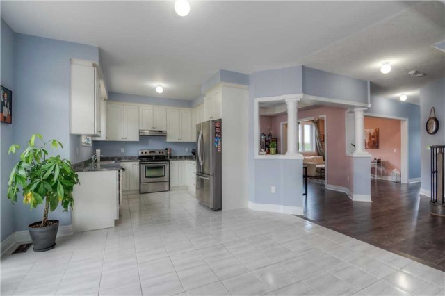 1089 Upper Thames Dr