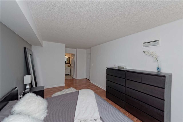 3 Ellesmere St, #225