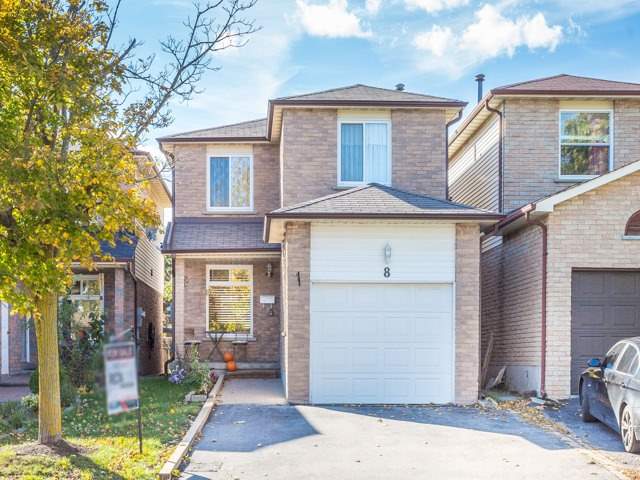 8 Greenbelt Cres