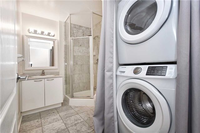 88 Palace Pier Crt, #906