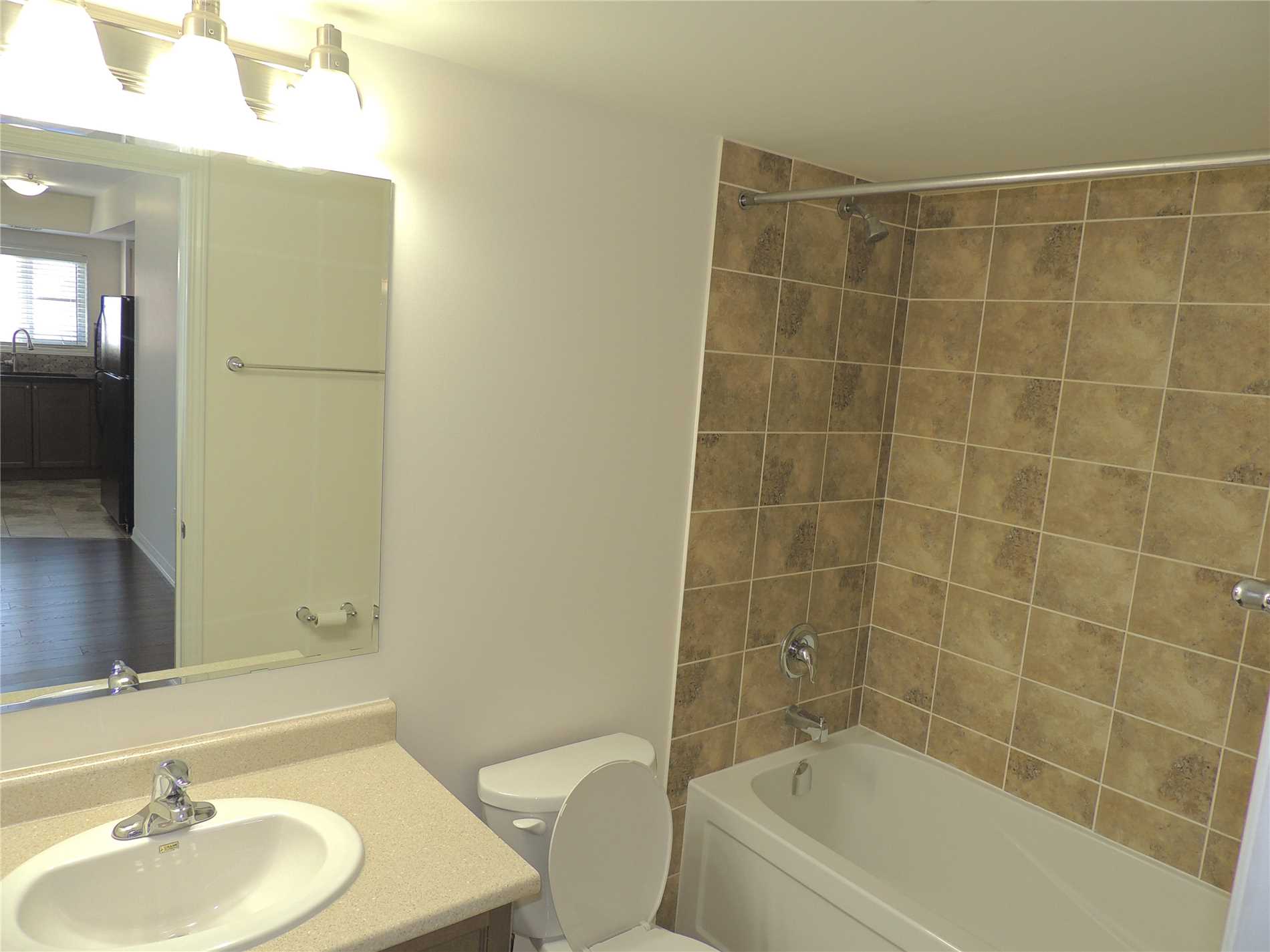 60 Baycliffe Cres, #303