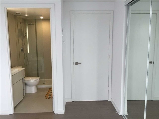 101 Peter St, #2511