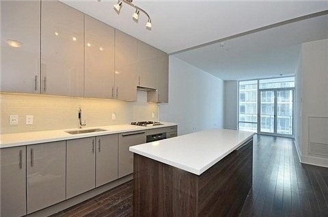 29 Queens Quay E #1010