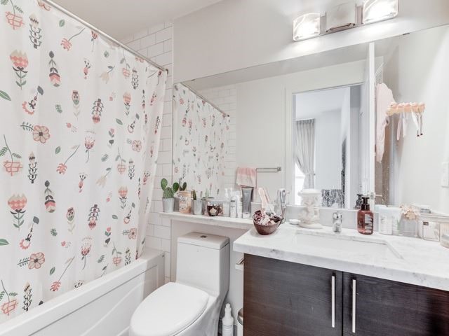 1 Upper Duke Cres, #110