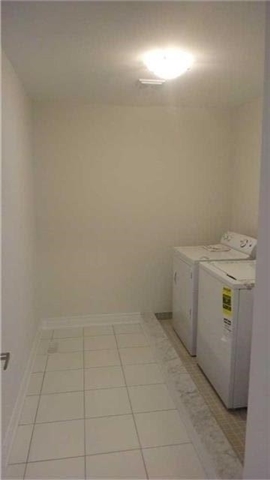 11 Robert Wilson Cres