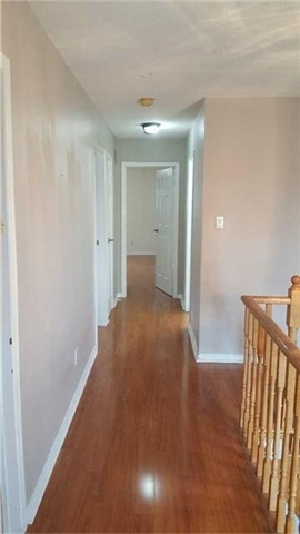 8 Millcroft Way