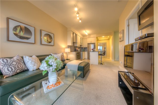 9090 Yonge St, #201B